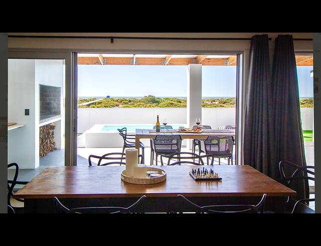 6 BEDROOM HOUSE FOR SALE IN DWARSKERSBOS